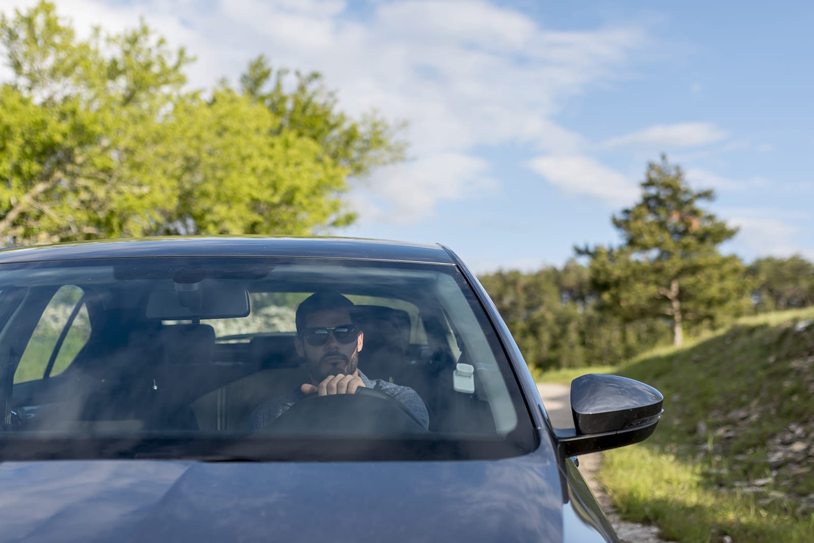 Мужчина за рулём